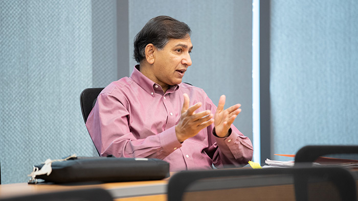  Missouri State professor Dr. Vinay K. Garg sparks a discussion in his Organization Strategy and Policy class.